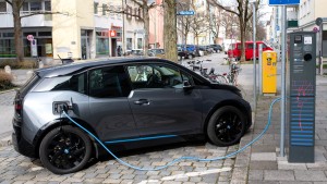 Gebrauchte Elektroautos kosten deutlich weniger