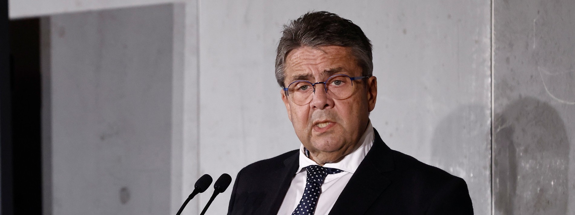 Sigmar Gabriel kritisiert Verbrenner-Verbot scharf