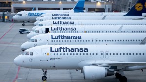 Lufthansa senkt Prognose für 2024 nach Gewinnrückgang erneut
