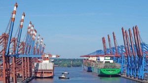 Investoren ringen um den Hamburger Hafen