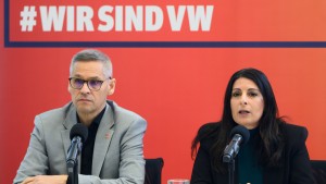 IG Metall droht VW mit beispiellosem Arbeitskampf