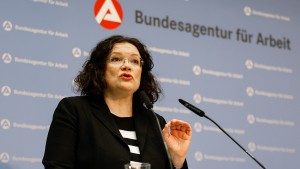 Nahles stellt sich gegen 1000-Euro-„Anschubprämie“