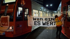 Warnstreik bei Bus und Bahn