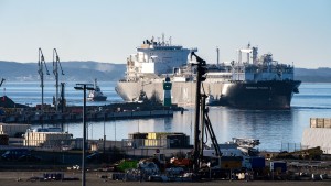 LNG-Terminalschiff erreicht Einsatzort vor Rügen