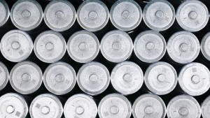 Superbatterie gegen die Dunkelflaute