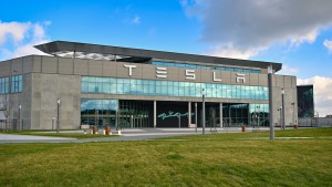 Stromversorgung im Tesla-Werk läuft wieder