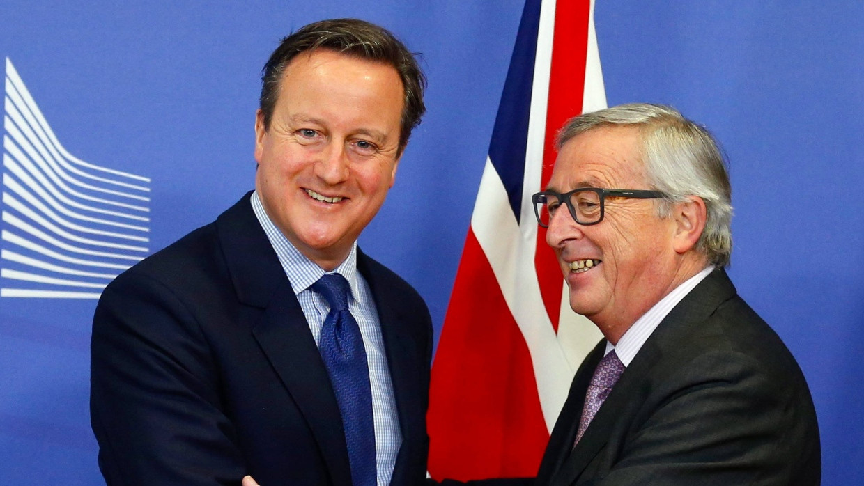 Viel Kritik – auch aus den eigenen Reihen – erntet David Cameron (hier zusammen mit EU-Komissionspräsident Jean-Claude Juncker) derzeit in London für seine Europapolitik.