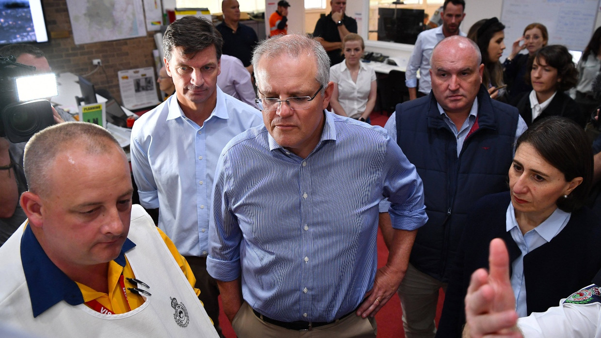 Premierminister Scott Morrison verschafft sich ein Bild von der Lage.