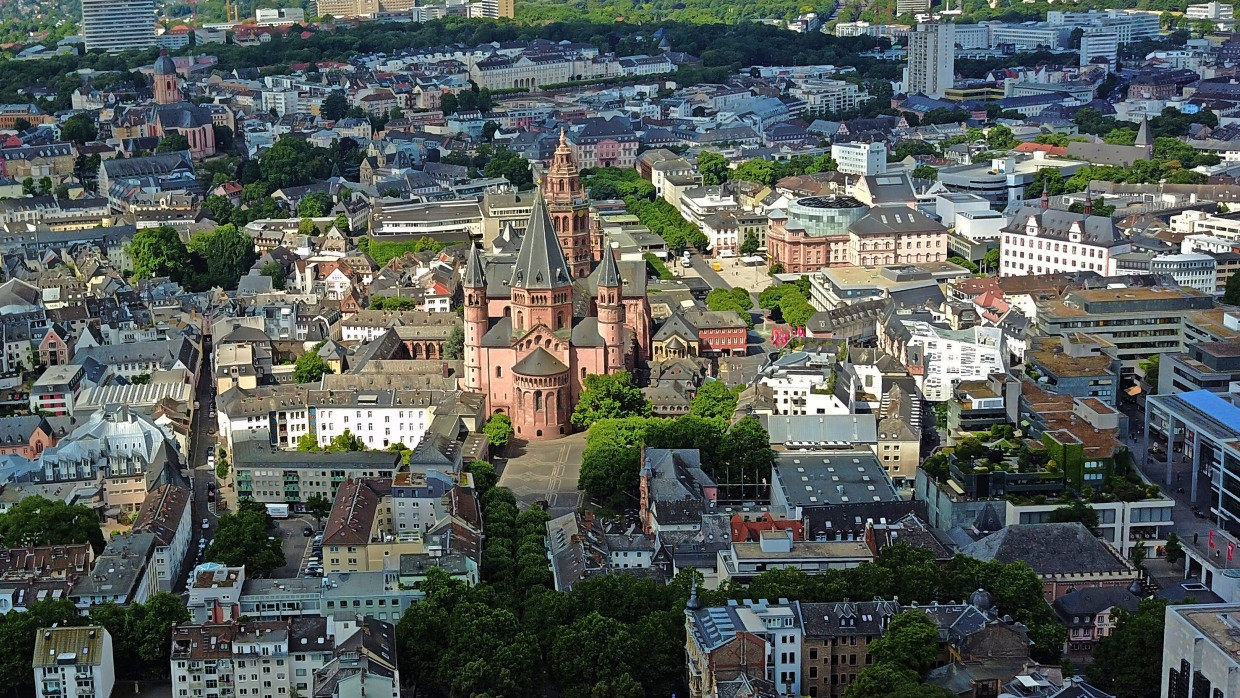 Mainz bleibt Mainz, mit dem Dom in der Mitte – aber drum herum bald gerne auch mit recht vielen Biotechfirmen, die Arbeitsplätze schaffen und Steuern zahlen.