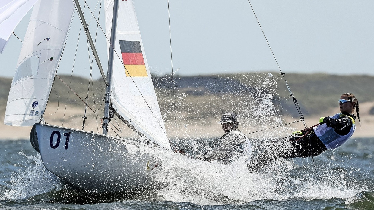 In ihrer 470er-Jolle ergänzen sich Anna Markfort und Simon Diesch bestens.