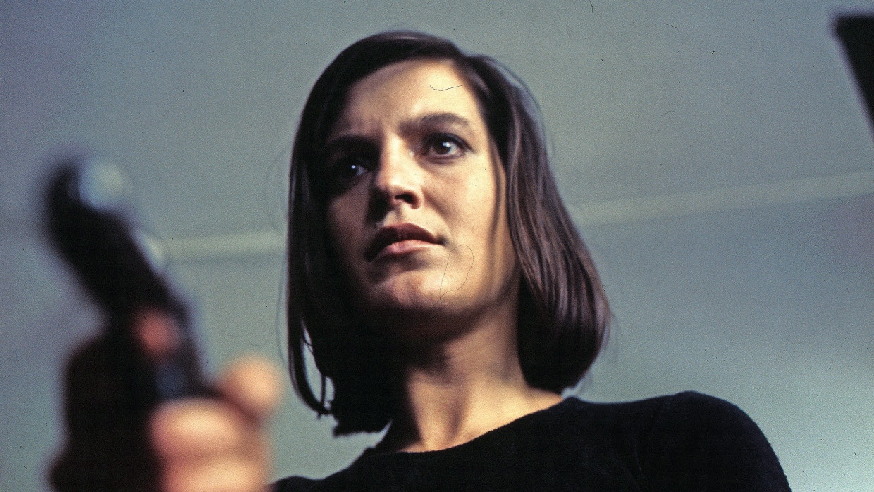 Die Schauspielerin Angela Winkler in Volker Schlöndorffs und Margarethe von Trottas Film  „Die verlorene Ehre der Katharina Blum“ aus dem Jahr 1975