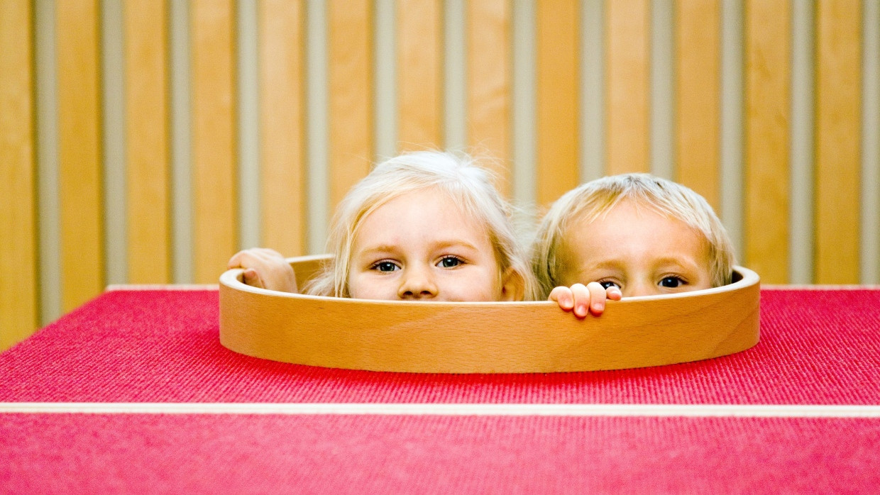 Wer passt auf uns auf? Kinder spielen in einer Kita in Hildesheim.