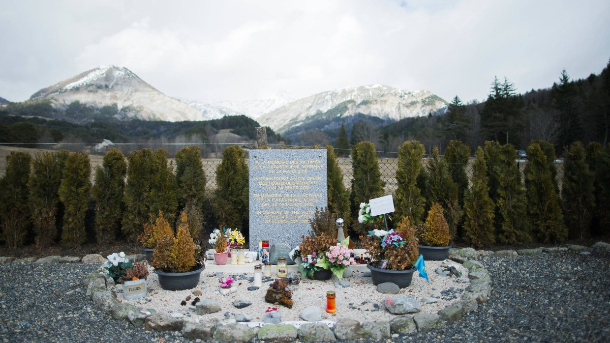 Gedenkstätte für die Opfer des Flugzeugabsturzes des Germanwings Fluges im französischen Le Vernet.