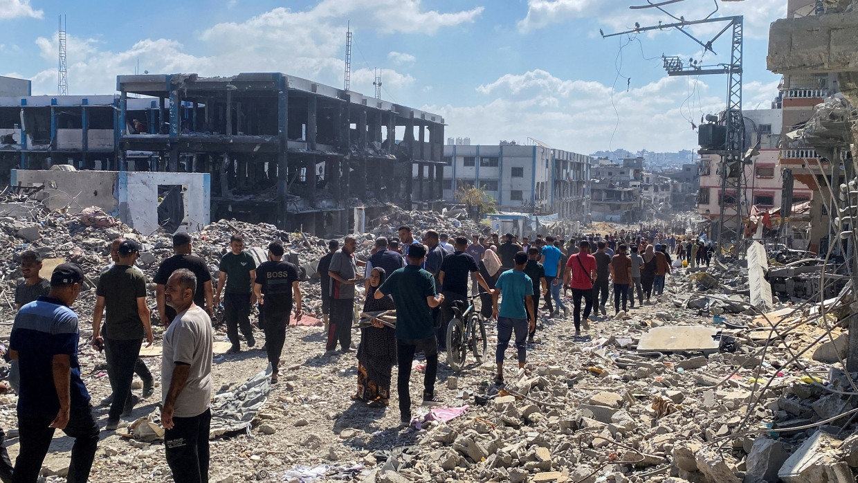 Palästinensische Flüchtlinge auf der Suche nach sicheren Orten im Gazastreifen (30. Mai 2024)