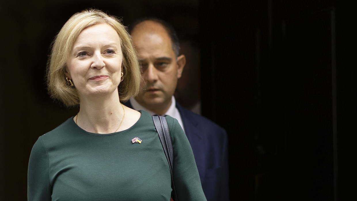 Fest entschlossen: die britische Premierministerin Liz Truss auf dem Weg zur Verkündung ihres Energie-Plans