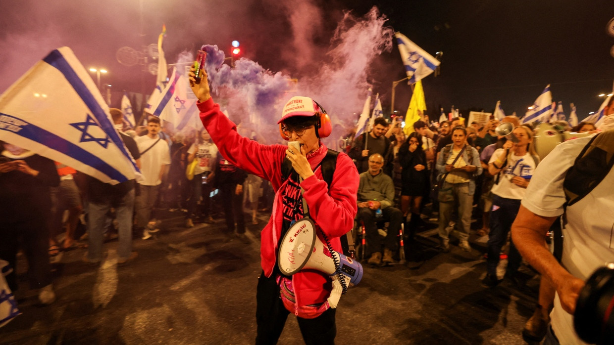 Aufforderung zum Rücktritt: Ende März protestieren Menschen in Jerusalem gegen die Regierung von Benjamin Netanjahu.