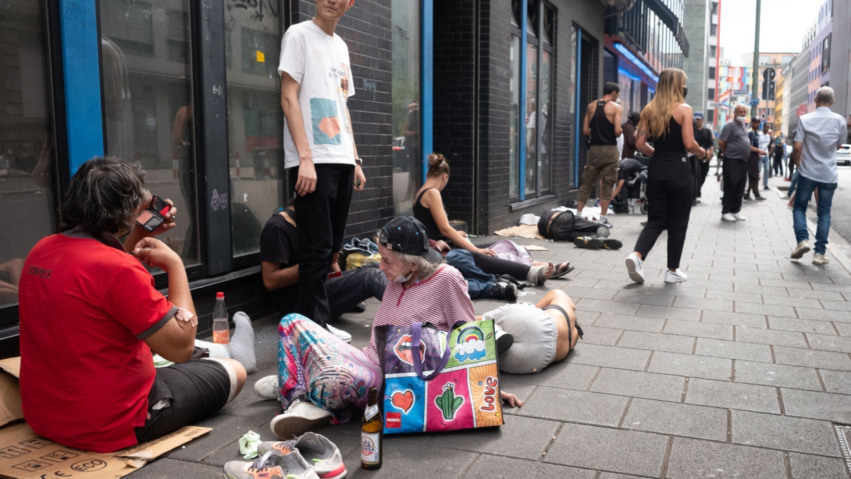 Elend und Verbrechen und ganz normaler Alltag: Im Frankfurter Bahnhofsviertel kommt zusammen, was nicht zusammenpasst.