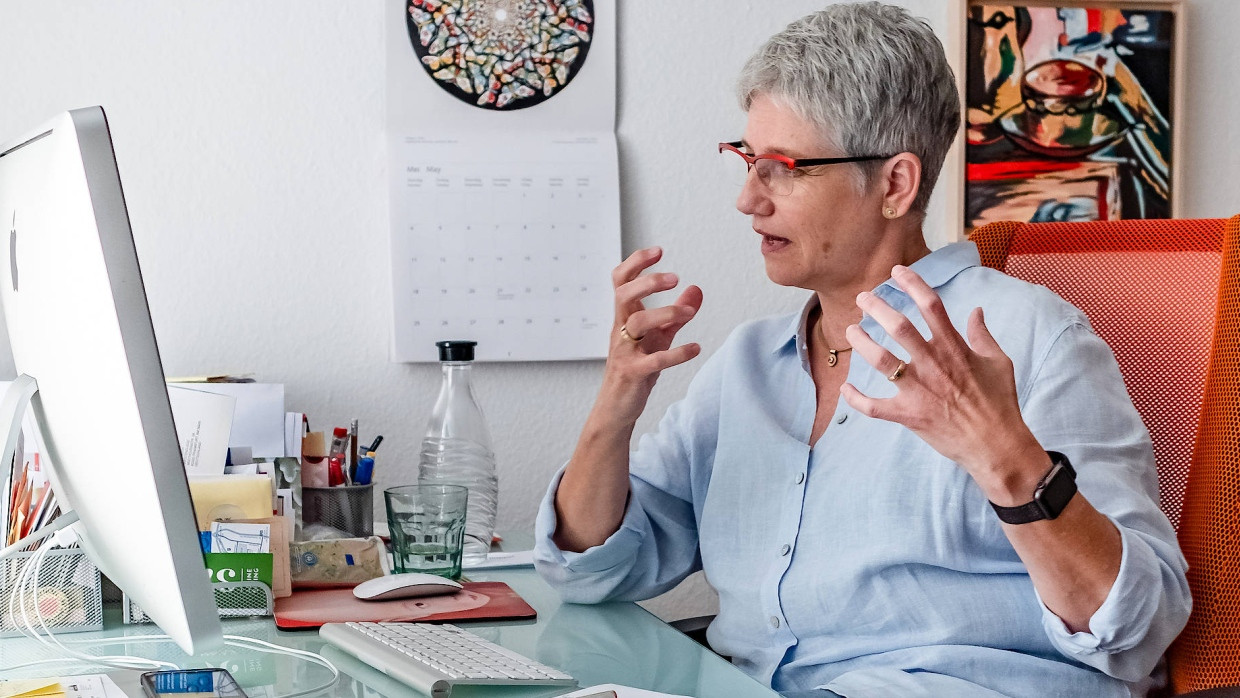 Hinterfragen, Differenzieren, Abwägen – kontrovers wird es zwischen den „Deutschland spricht“-Teilnehmern Iris Roth (Bild) und Til Assmann selten.