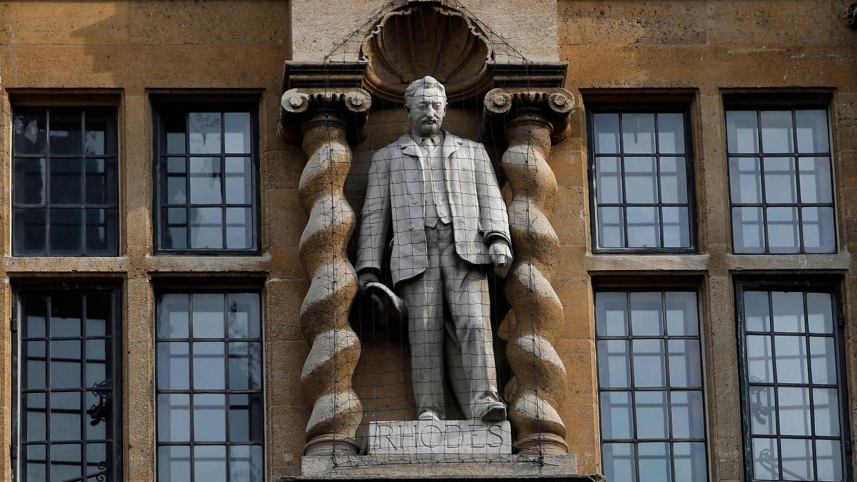 Steinskulptur des Anstoßes: Denkmal von Cecil Rhodes an der Fassade des Oriel College in Oxford