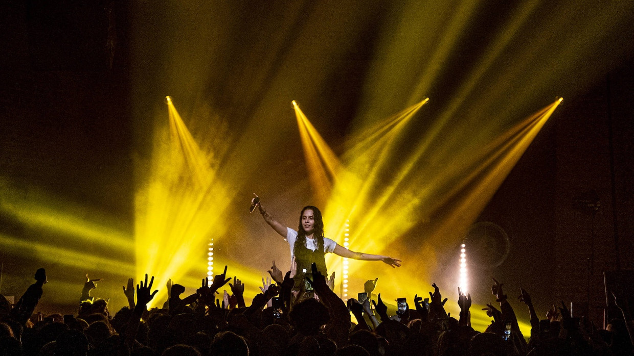 Die Rapperin 070 Shake bei einem Konzert in London