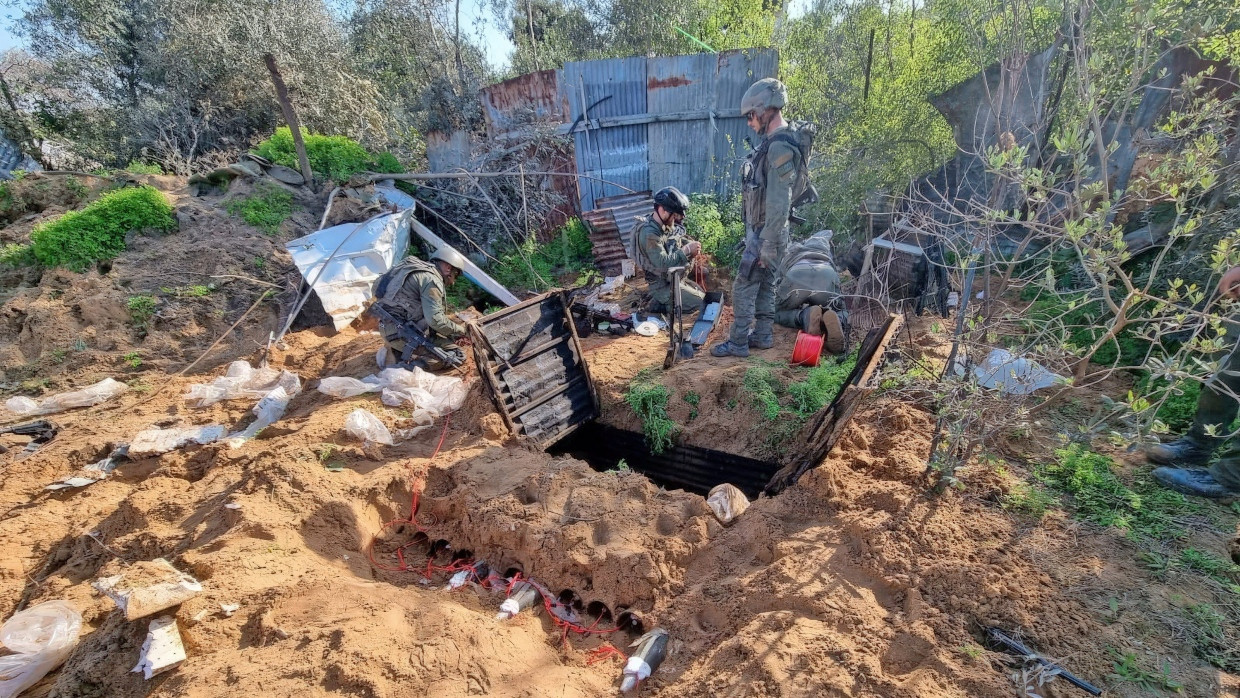 Im Gazastreifen: Raketenwerfer und Tunnel, die das israelische Militär nach eigenen Angaben entdeckt hat