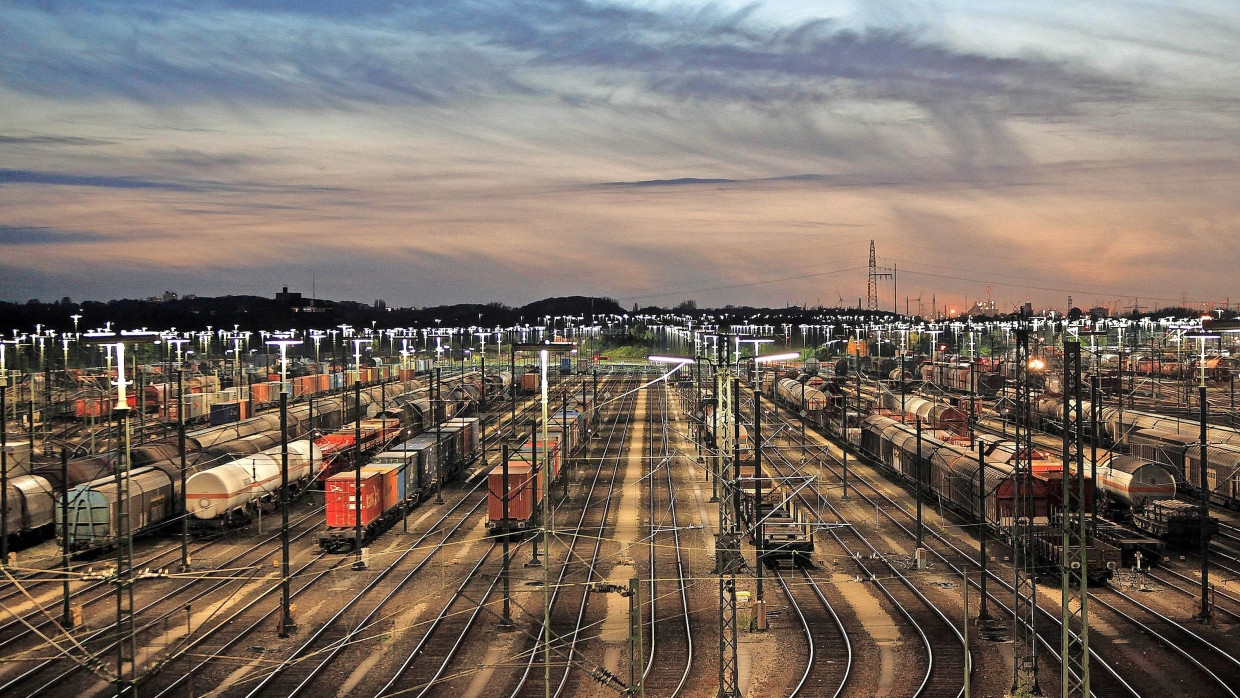 Globales Geschäft: Die DB Cargo (hier ein Rangierbahnhof im Süden Hamburgs) ist in vielen Ländern aktiv.