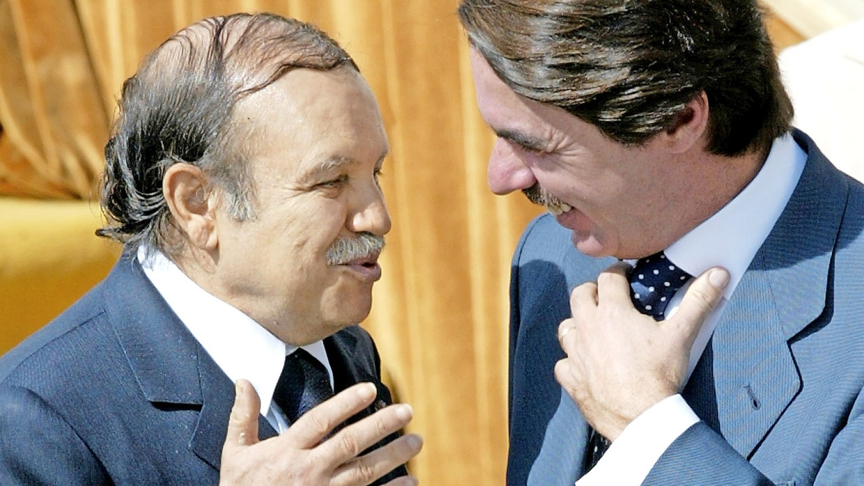 Ausgesetzt: Abdelaziz Bouteflika und Jose Maria Aznar bei der Unter­zeichnung des Freundschaftsvertrags im Oktober  2002 in Madrid