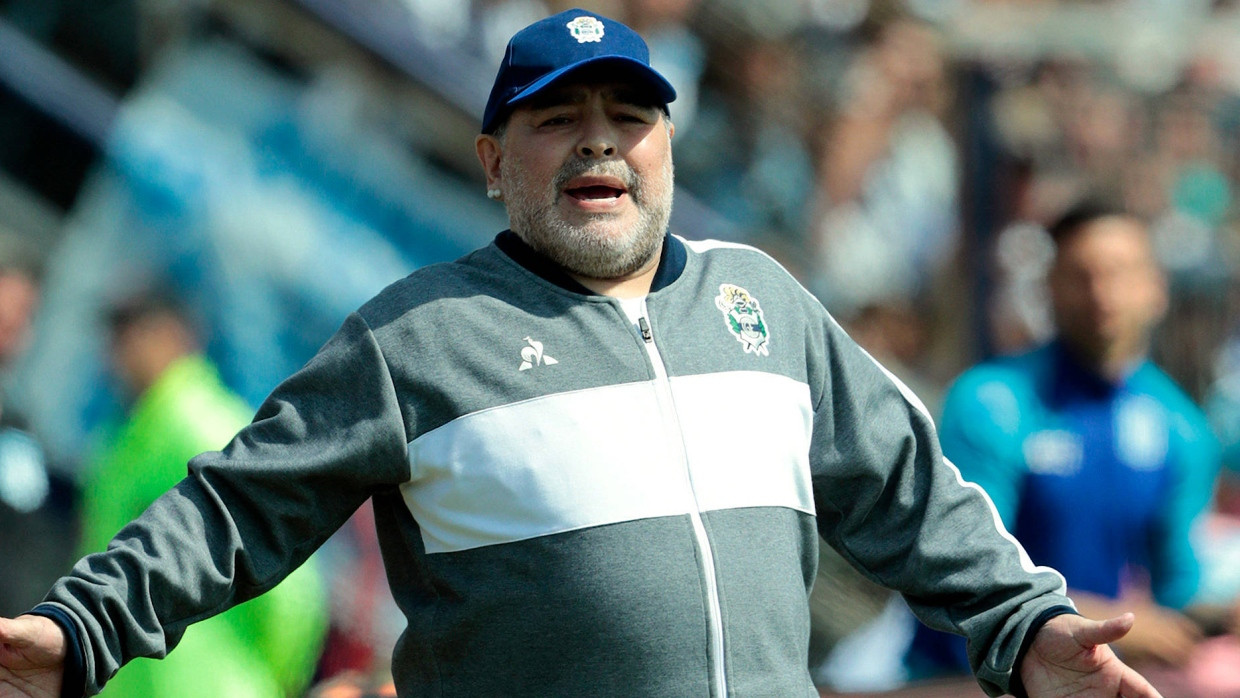 Diego Maradona, derzeit Trainer von Gimnasia y Esgrima La Plata, beim Spiel gegen Racing Club im September 2019