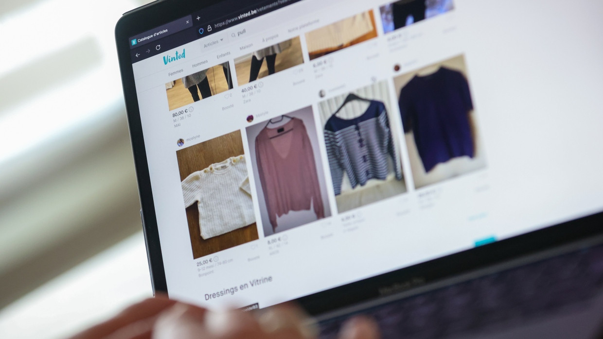Die Abbildung zeigt die Second-Hand-Verkaufs-App „Vinted“.