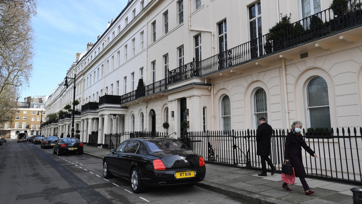 Der Eaton Square in London heißt gelegentlich auch „Roter Platz“.