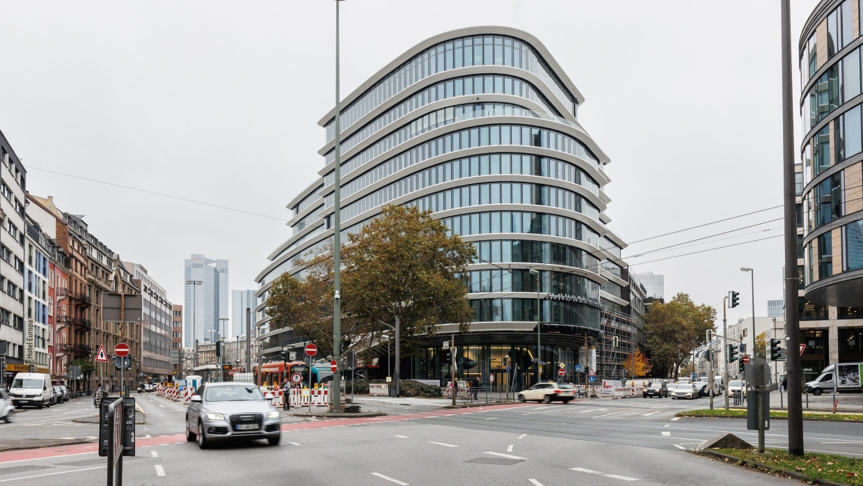 Das Bürohaus Kreisler am Baseler Platz, in der Nestlé jetzt mit seiner Deutschlandzentrale Mieter ist