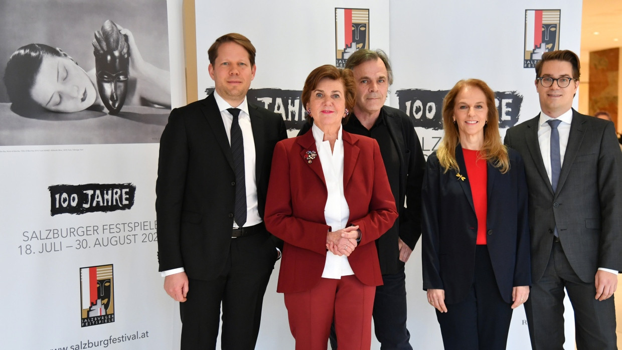 Sehr gelobt für seinen Mut zur Kunst in Zeiten der Pandemie: Das Team der Salzburger Festspiele 2020 mit Florian Wiegand, Konzertchef, Helga Rabl-Stadler, Festspielpräsidentin, Markus Hinterhäuser, Intendant, Bettina Hering, Schauspiel-Leiterin, Lukas Crepaz, kaufmännischer Direktor.