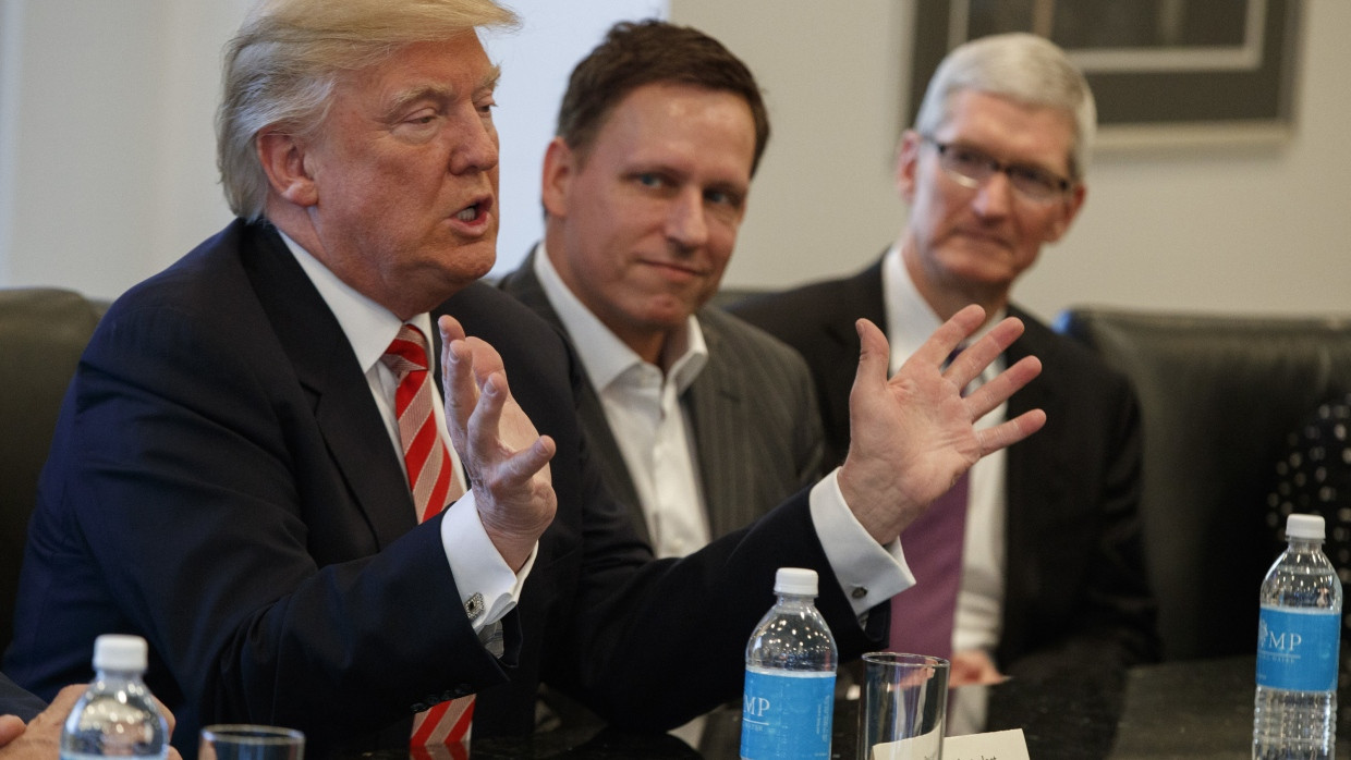 Wer lernt hier von wem? Der gewählte Präsident Donald Trump mit Inverstor Peter Thiel