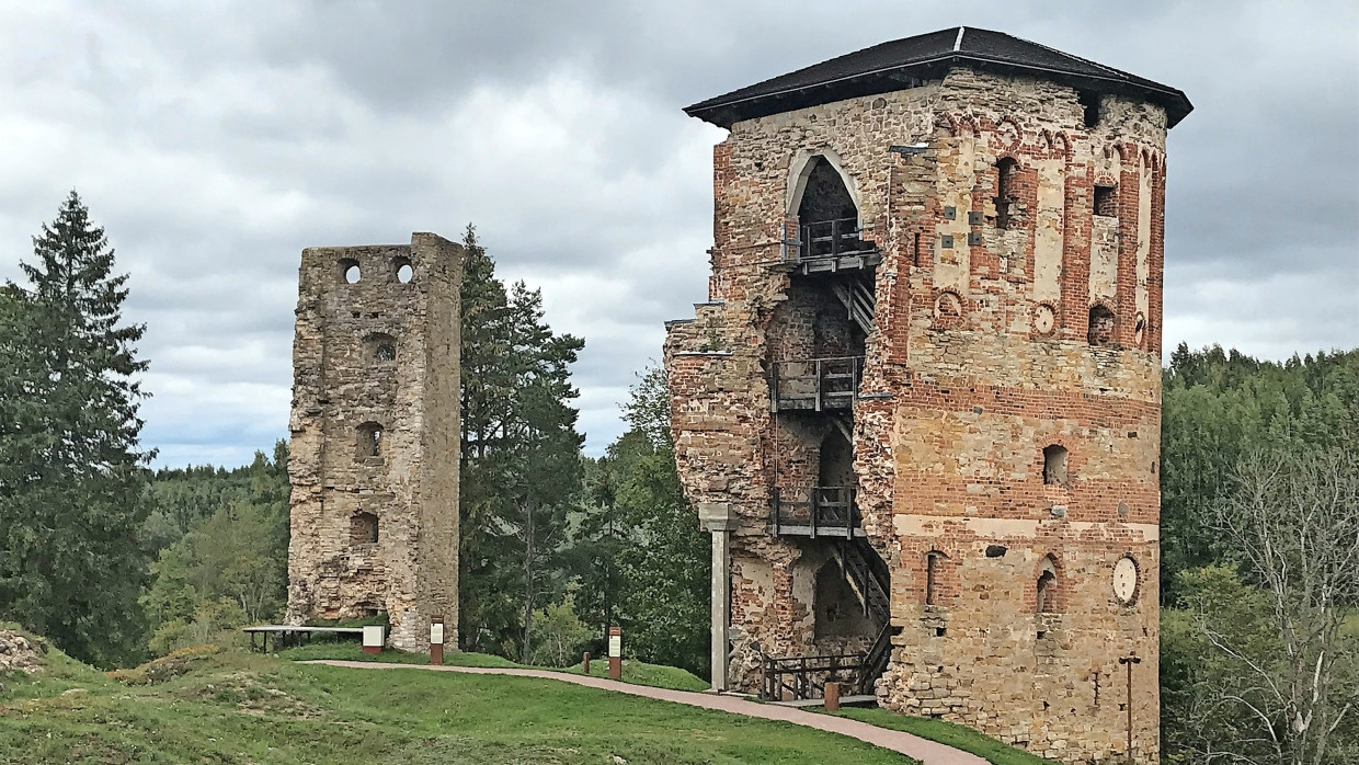 Einer der letzten Vorposten des römischen Katholizismus vor der orthodoxen Herrschaft Pleskau: Ruine der Burg Vastseliina in Ostestland, begonnen 1342