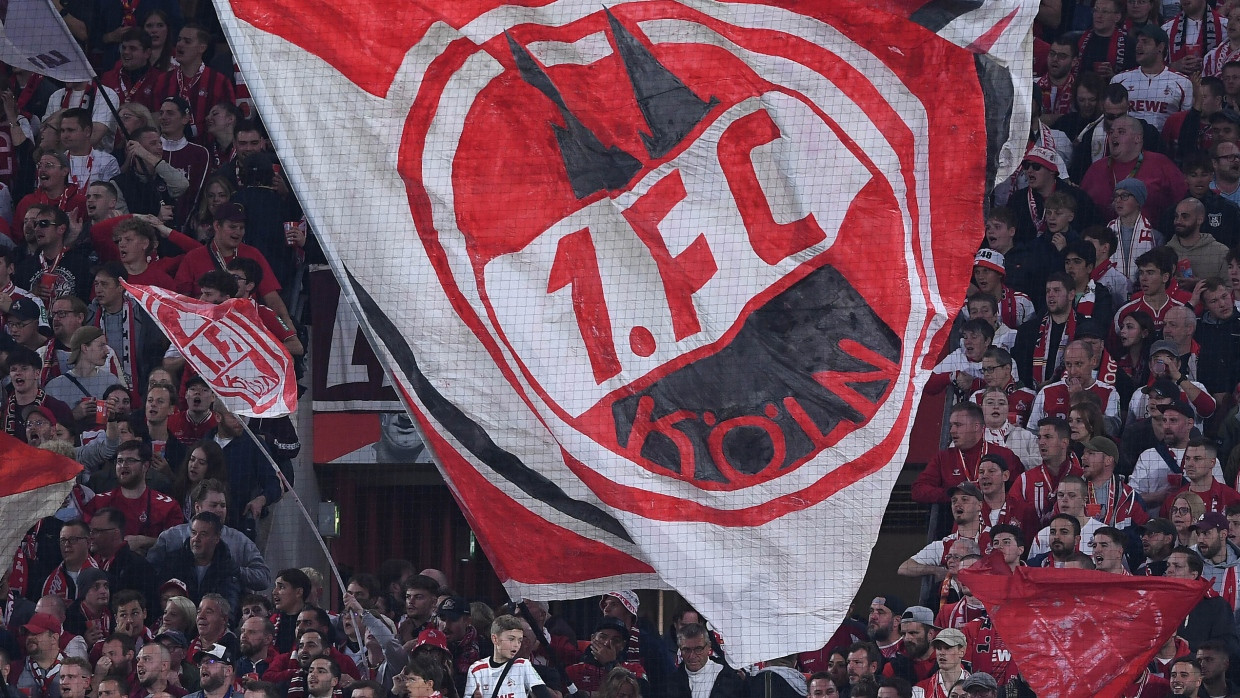 Fans des 1. FC Köln wurden vor dem Spiel in Hamburg von gewalttätigen HSV-Fans angegriffen. (Symbolbild)