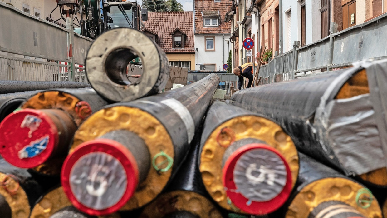 Noch mehr Fernwärme für Heidelberg: Wärmeleitungen auf einer Baustelle im Nordwesten der Stadt