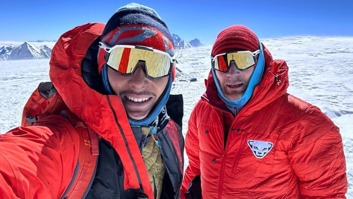 Prakash Sherpa (links) und Benedikt Böhm am Cho Oyu, dem sechsthöchsten Berg der Erde