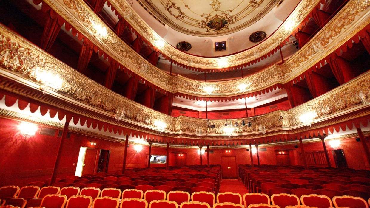 Wer soll hier sitzen dürfen? Blick in den Innenraum des Theaters an der Josefstadt