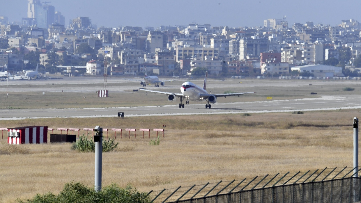 Ein Flugzeug hebt vom Flughafen in Beirut ab, das wäre im Krisenfall nicht mehr so leicht.