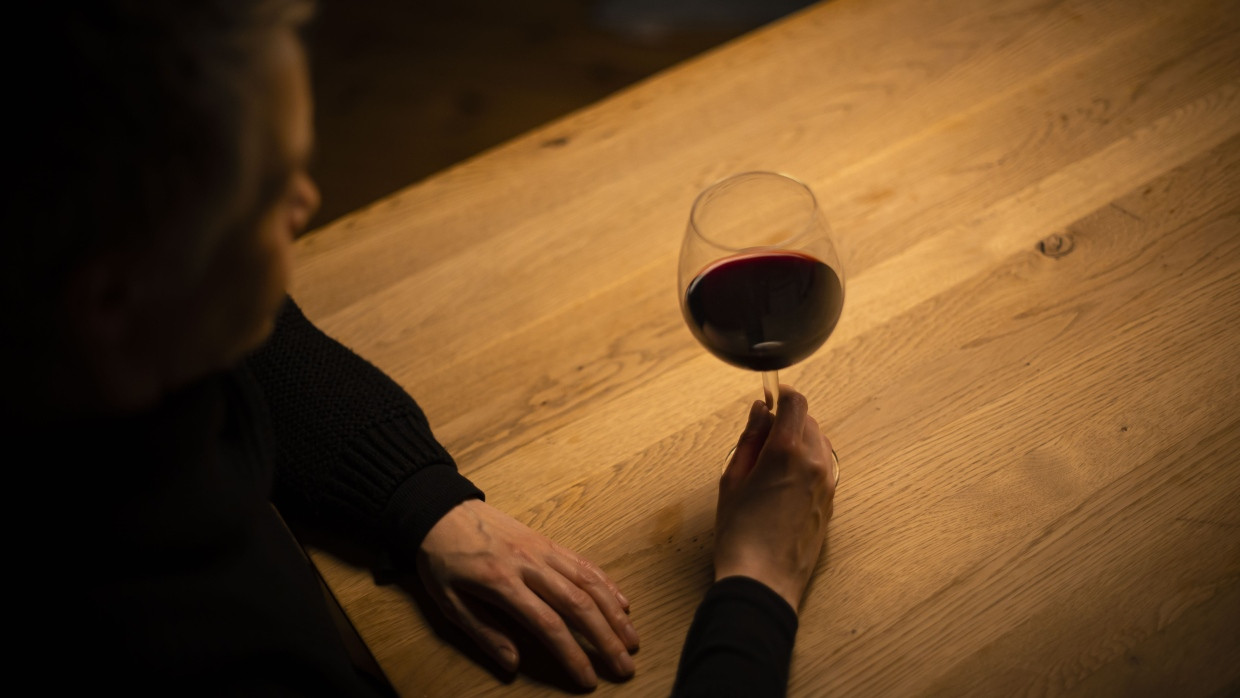 Ein oder zwei Gläser Wein am Abend: Das war für Gesundheitsexperte Bas Kast, wie für viele Deutsche, früher normal. (Symbolfoto)