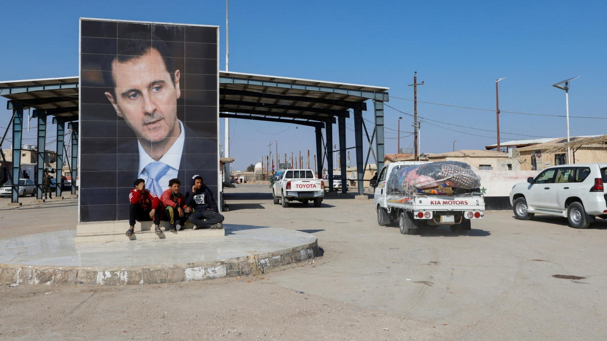 Ein Foto von Baschar al-Assad am 12. Februar 2023 in Syrien