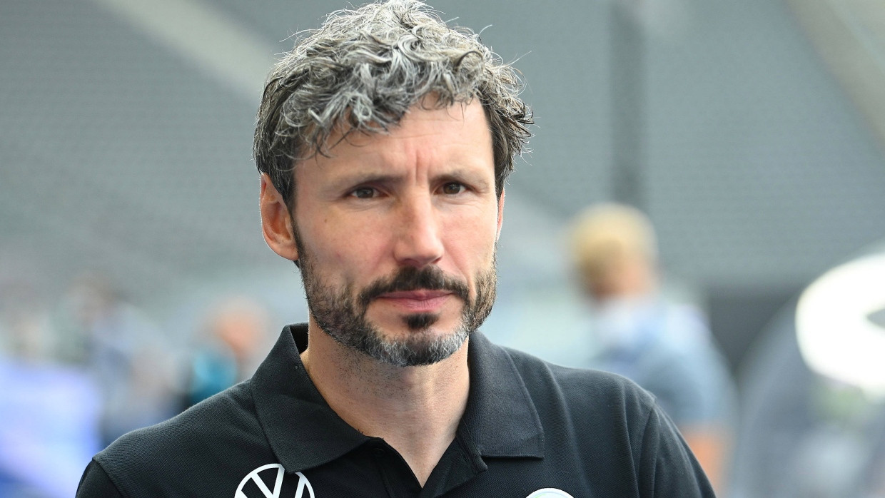 VfL-Trainer Mark van Bommel