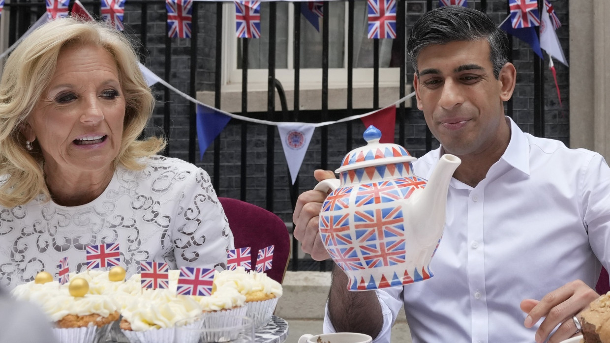 Jill Biden mit Großbritanniens Premierminister Rishi Sunak bei der Big Lunch Party in London.