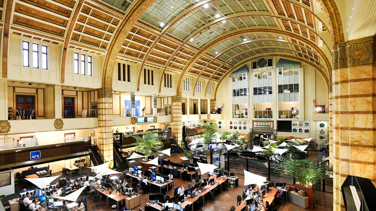 Aufstrebender Handelsplatz: Saal der Börse in Amsterdam