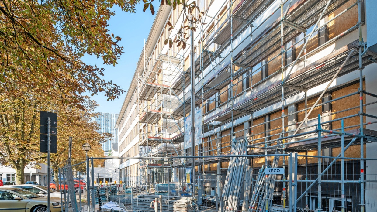 In Arbeit: Die Stadt saniert das Gebäude des Personal- und Organisationsamts an der Alten Mainzer Gasse.