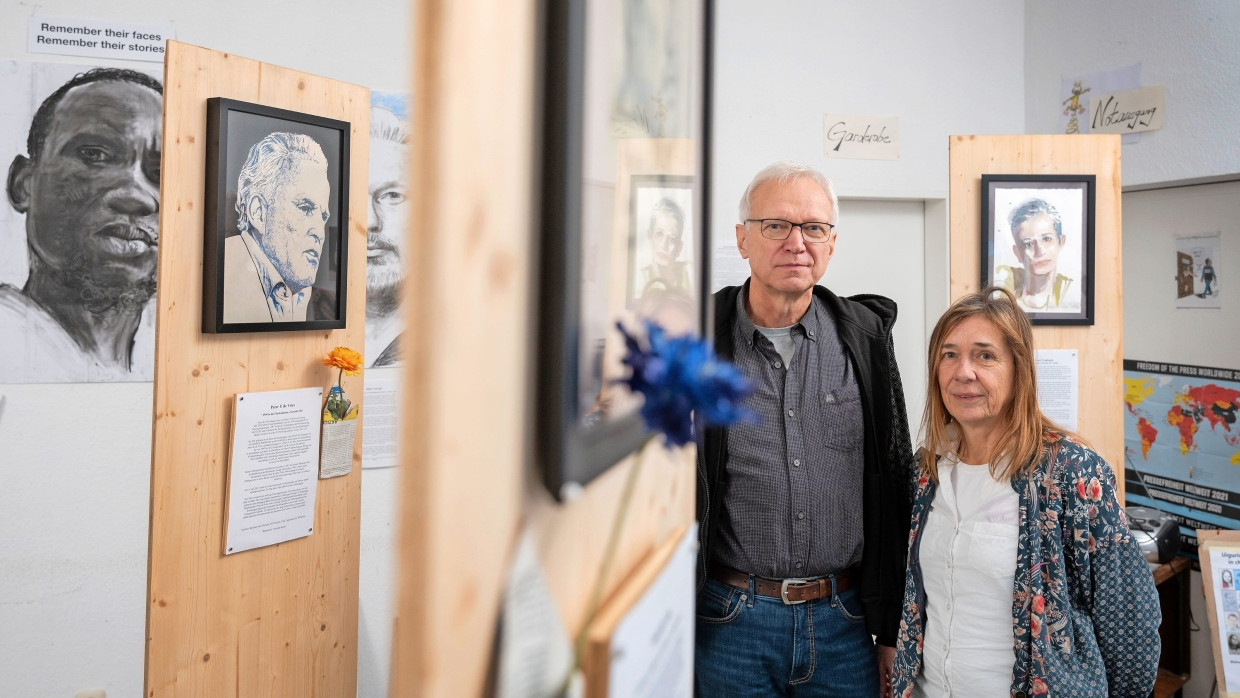 Gründer: Der frühere Lehrer Gerhard Keller und die Comiczeichnerin Susanne Köhler haben das Projekt „Wahrheitskämpfer“ ins Leben gerufen.