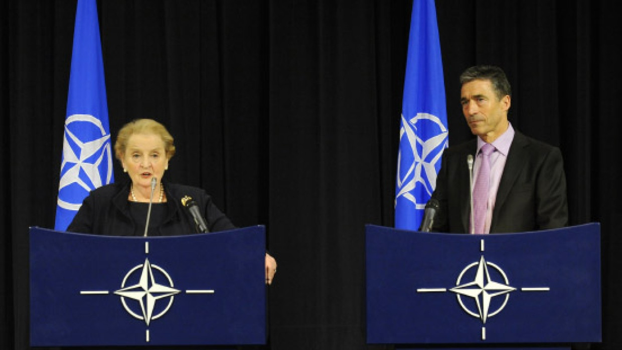 In politischer Mission: Nato-Reformerin Madeleine Albright im Mai 2010 mit Generalsekretär Anders Fogh Rasmussen