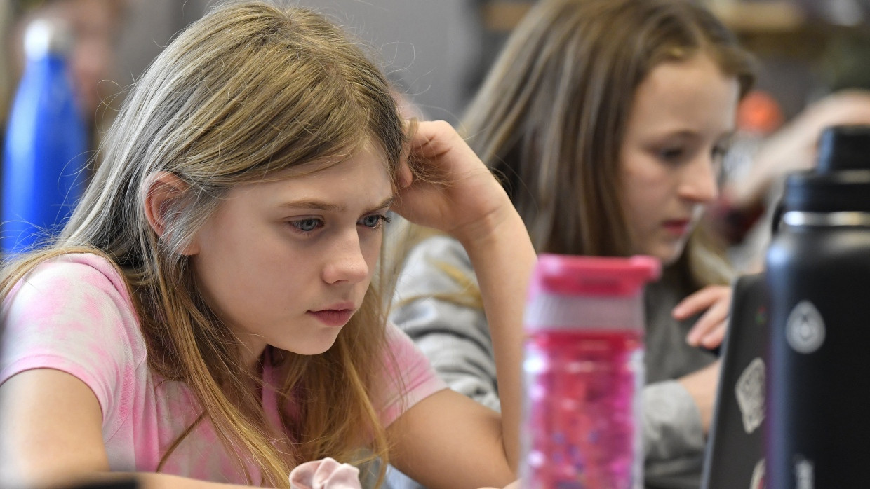 Schüler in einem Projekt mit ChatGPT an einer amerikanischen Schule