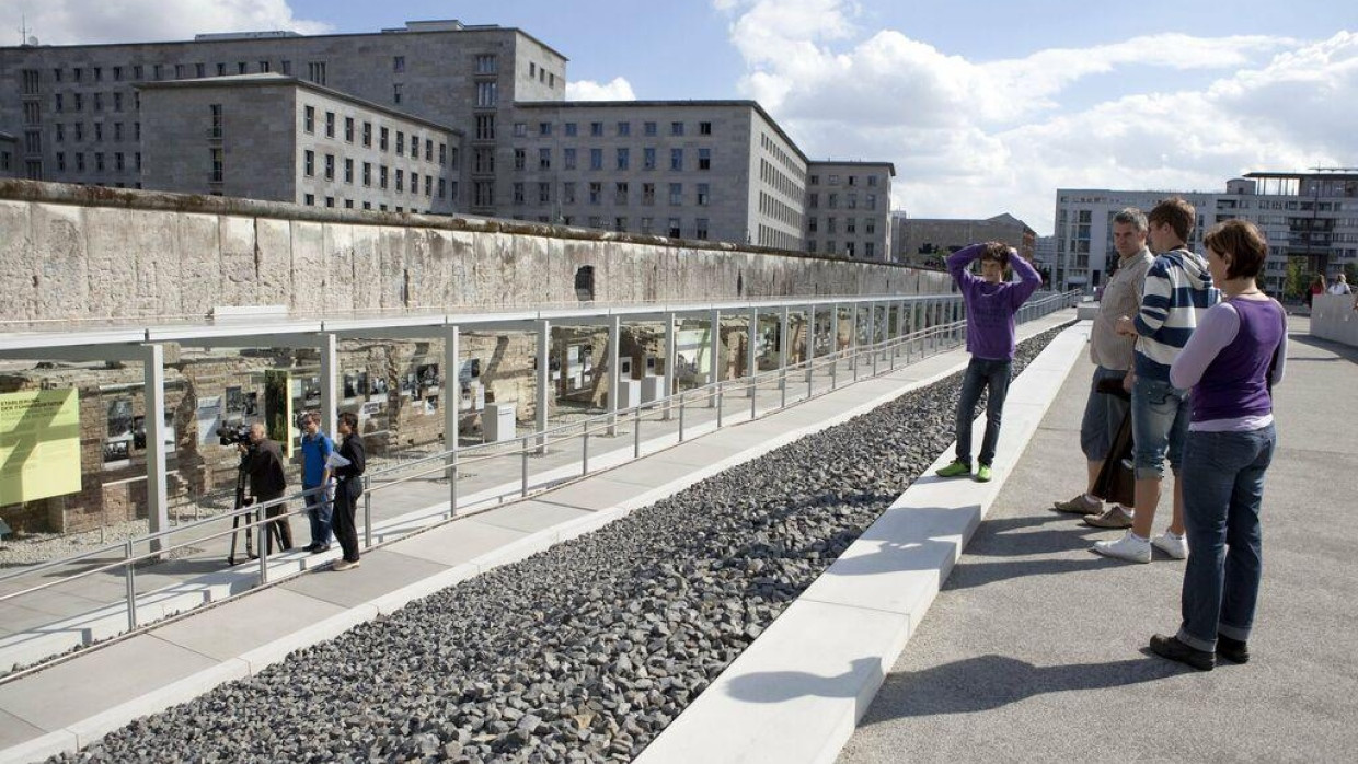 Soll die Gedenkkultur eine ewige Baustelle bleiben? Über den Erinnerungsort „Topographie des Terrors“ am Ort der Gestapo-Zentrale in Berlin wurde jahrzehntelang debattiert. Diese Fotografie zeigt den Zustand von 2010.