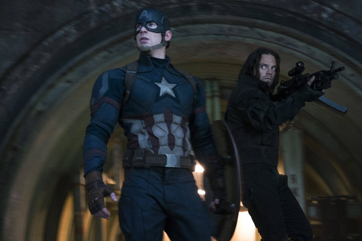 Bärenstark: Chris Evans als „Captain America“ (l.) und Sebastian Stan als „Winter Soldier“.